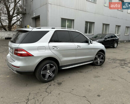 Сірий Мерседес М-Клас, об'ємом двигуна 3.5 л та пробігом 210 тис. км за 20500 $, фото 7 на Automoto.ua