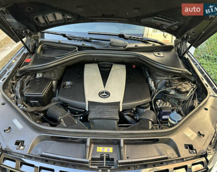 Серый Мерседес М-Класс, объемом двигателя 2.99 л и пробегом 245 тыс. км за 18999 $, фото 51 на Automoto.ua