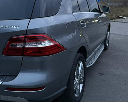 Серый Мерседес М-Класс, объемом двигателя 2.99 л и пробегом 341 тыс. км за 18300 $, фото 14 на Automoto.ua