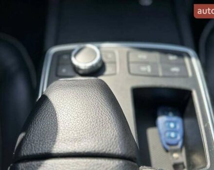 Серый Мерседес М-Класс, объемом двигателя 2.99 л и пробегом 220 тыс. км за 25000 $, фото 12 на Automoto.ua