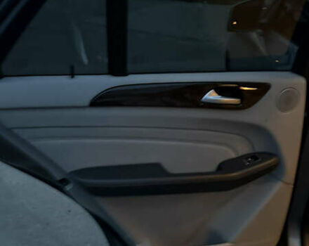 Серый Мерседес М-Класс, объемом двигателя 2.99 л и пробегом 341 тыс. км за 18300 $, фото 32 на Automoto.ua