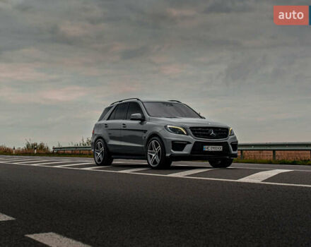 Сірий Мерседес М-Клас, об'ємом двигуна 5.46 л та пробігом 203 тис. км за 55000 $, фото 31 на Automoto.ua