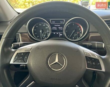 Серый Мерседес М-Класс, объемом двигателя 2.99 л и пробегом 332 тыс. км за 16800 $, фото 14 на Automoto.ua