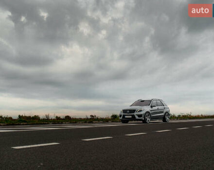 Сірий Мерседес М-Клас, об'ємом двигуна 5.46 л та пробігом 203 тис. км за 55000 $, фото 26 на Automoto.ua