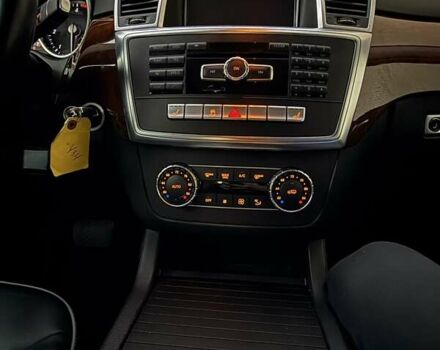 Серый Мерседес М-Класс, объемом двигателя 2.99 л и пробегом 224 тыс. км за 25000 $, фото 18 на Automoto.ua