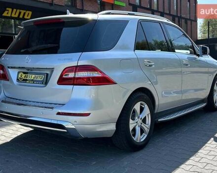 Серый Мерседес М-Класс, объемом двигателя 2.99 л и пробегом 220 тыс. км за 25000 $, фото 5 на Automoto.ua