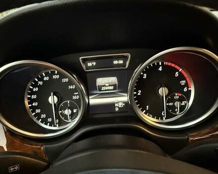 Серый Мерседес М-Класс, объемом двигателя 2.99 л и пробегом 224 тыс. км за 25000 $, фото 12 на Automoto.ua