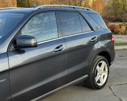 Серый Мерседес М-Класс, объемом двигателя 2.99 л и пробегом 110 тыс. км за 28000 $, фото 3 на Automoto.ua