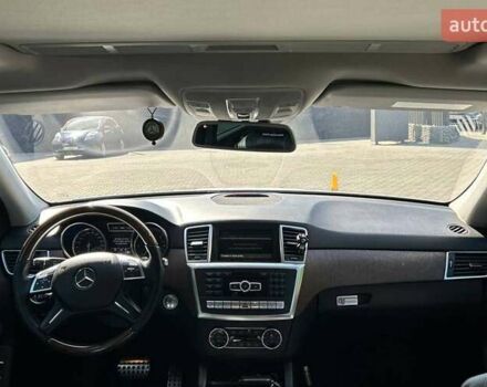 Серый Мерседес М-Класс, объемом двигателя 2.99 л и пробегом 220 тыс. км за 25000 $, фото 13 на Automoto.ua