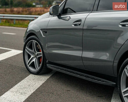 Сірий Мерседес М-Клас, об'ємом двигуна 5.46 л та пробігом 203 тис. км за 55000 $, фото 28 на Automoto.ua