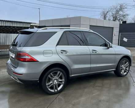 Серый Мерседес М-Класс, объемом двигателя 2.99 л и пробегом 335 тыс. км за 18900 $, фото 10 на Automoto.ua