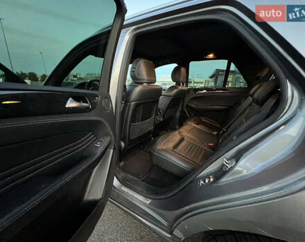 Серый Мерседес М-Класс, объемом двигателя 2.2 л и пробегом 277 тыс. км за 20000 $, фото 18 на Automoto.ua
