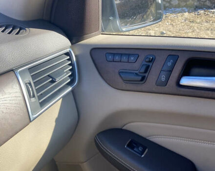 Сірий Мерседес М-Клас, об'ємом двигуна 2.99 л та пробігом 375 тис. км за 20000 $, фото 17 на Automoto.ua