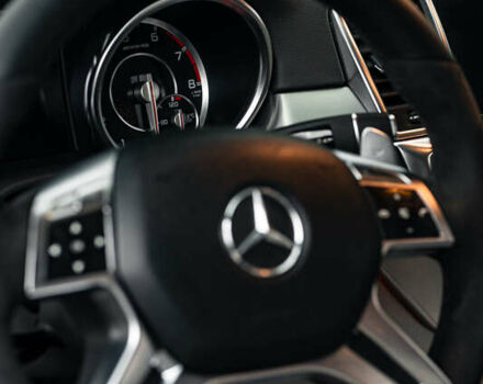 Сірий Мерседес М-Клас, об'ємом двигуна 5.46 л та пробігом 203 тис. км за 55000 $, фото 5 на Automoto.ua