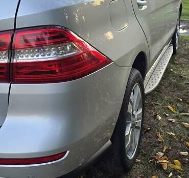 Сірий Мерседес М-Клас, об'ємом двигуна 2.14 л та пробігом 217 тис. км за 19000 $, фото 11 на Automoto.ua