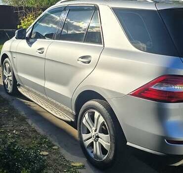 Сірий Мерседес М-Клас, об'ємом двигуна 2.14 л та пробігом 217 тис. км за 19000 $, фото 2 на Automoto.ua