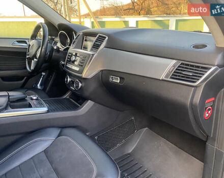 Сірий Мерседес М-Клас, об'ємом двигуна 2.99 л та пробігом 194 тис. км за 24500 $, фото 32 на Automoto.ua