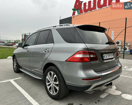 Серый Мерседес М-Класс, объемом двигателя 3.5 л и пробегом 236 тыс. км за 18500 $, фото 3 на Automoto.ua