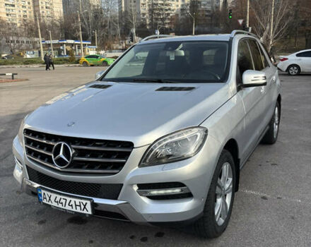 Серый Мерседес М-Класс, объемом двигателя 2.99 л и пробегом 186 тыс. км за 25000 $, фото 1 на Automoto.ua