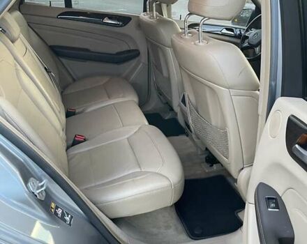 Сірий Мерседес М-Клас, об'ємом двигуна 2.99 л та пробігом 350 тис. км за 21500 $, фото 25 на Automoto.ua