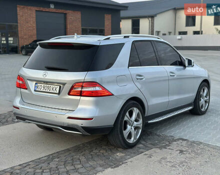 Мерседес М-Класс 2013 в Иршава на Automoto.ua Серый Мерседес М-Класс, объемом двигателя 2.99 л и пробегом 270 тыс. км за 20900 $, фото 3 на Automoto.ua