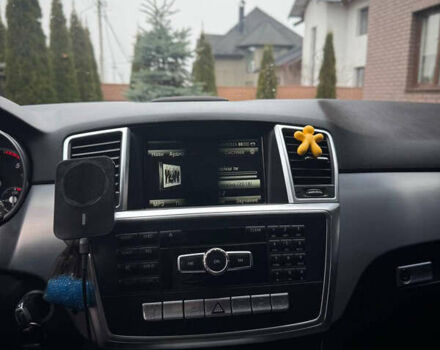 Серый Мерседес М-Класс, объемом двигателя 2.99 л и пробегом 364 тыс. км за 19999 $, фото 20 на Automoto.ua