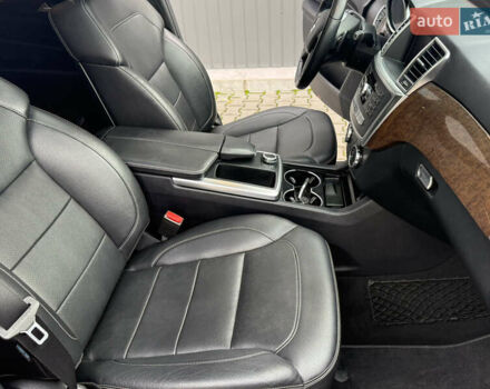 Серый Мерседес М-Класс, объемом двигателя 2.99 л и пробегом 240 тыс. км за 20800 $, фото 18 на Automoto.ua