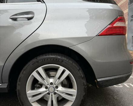 Сірий Мерседес М-Клас, об'ємом двигуна 3.5 л та пробігом 266 тис. км за 24500 $, фото 9 на Automoto.ua