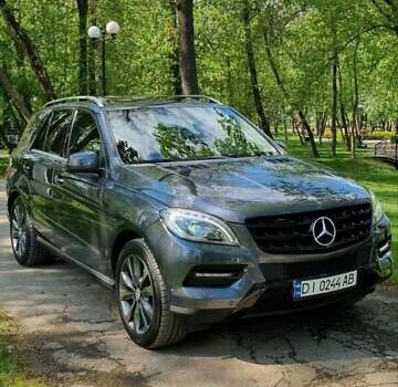 Мерседес М-Класс 2013 в Ирпене на Automoto.ua Серый Мерседес М-Класс, объемом двигателя 2.99 л и пробегом 226 тыс. км за 19600 $, фото 2 на Automoto.ua