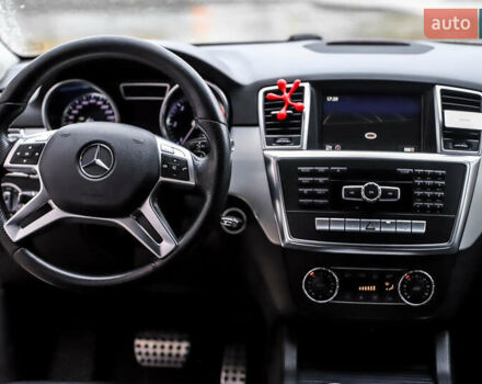 Серый Мерседес М-Класс, объемом двигателя 2.14 л и пробегом 170 тыс. км за 23999 $, фото 22 на Automoto.ua