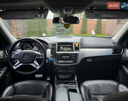 Серый Мерседес М-Класс, объемом двигателя 2.99 л и пробегом 364 тыс. км за 19999 $, фото 22 на Automoto.ua