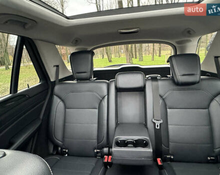 Серый Мерседес М-Класс, объемом двигателя 2.99 л и пробегом 199 тыс. км за 22900 $, фото 29 на Automoto.ua