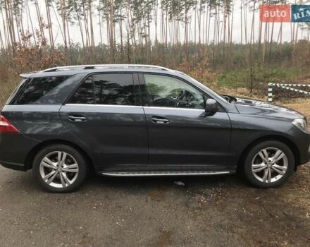 Сірий Мерседес М-Клас, об'ємом двигуна 2.99 л та пробігом 265 тис. км за 19500 $, фото 2 на Automoto.ua