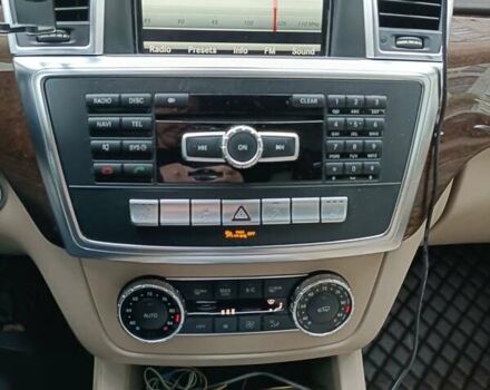 Серый Мерседес М-Класс, объемом двигателя 2.99 л и пробегом 195 тыс. км за 20950 $, фото 5 на Automoto.ua