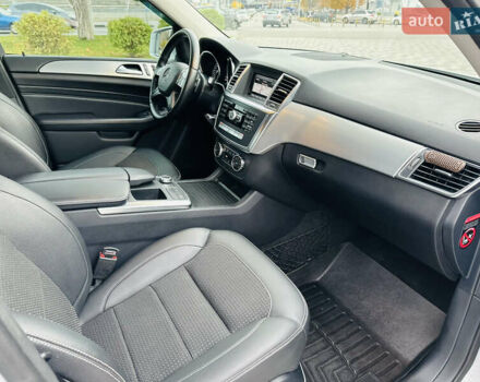 Серый Мерседес М-Класс, объемом двигателя 2.2 л и пробегом 102 тыс. км за 26500 $, фото 16 на Automoto.ua