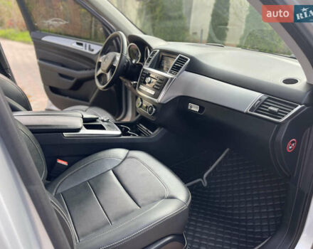 Серый Мерседес М-Класс, объемом двигателя 2.14 л и пробегом 320 тыс. км за 19500 $, фото 15 на Automoto.ua