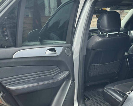 Серый Мерседес М-Класс, объемом двигателя 2.99 л и пробегом 364 тыс. км за 19999 $, фото 23 на Automoto.ua