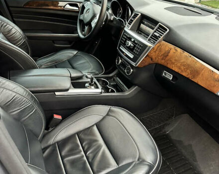 Серый Мерседес М-Класс, объемом двигателя 3.5 л и пробегом 236 тыс. км за 18500 $, фото 8 на Automoto.ua