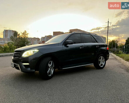 Мерседес М-Класс 2013 в Харькове на Automoto.ua Серый Мерседес М-Класс, объемом двигателя 2.14 л и пробегом 287 тыс. км за 18700 $, фото 3 на Automoto.ua