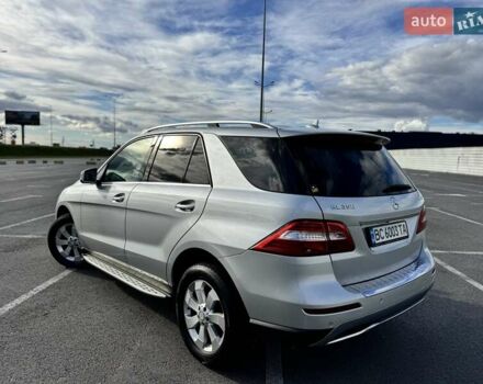 Мерседес М-Класс 2013 в Львове на Automoto.ua Серый Мерседес М-Класс, объемом двигателя 2.99 л и пробегом 188 тыс. км за 23000 $, фото 7 на Automoto.ua
