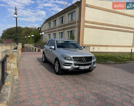 Серый Мерседес М-Класс, объемом двигателя 2.14 л и пробегом 320 тыс. км за 19500 $, фото 3 на Automoto.ua