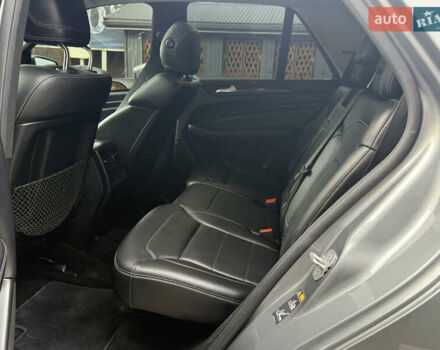 Серый Мерседес М-Класс, объемом двигателя 2.99 л и пробегом 240 тыс. км за 20800 $, фото 12 на Automoto.ua