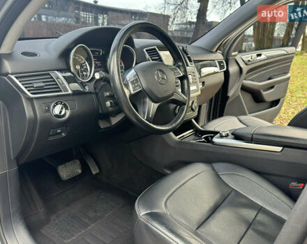 Серый Мерседес М-Класс, объемом двигателя 2.99 л и пробегом 199 тыс. км за 22900 $, фото 20 на Automoto.ua