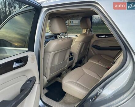 Сірий Мерседес М-Клас, об'ємом двигуна 2.99 л та пробігом 350 тис. км за 21500 $, фото 22 на Automoto.ua