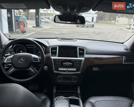 Серый Мерседес М-Класс, объемом двигателя 2.99 л и пробегом 240 тыс. км за 20800 $, фото 8 на Automoto.ua