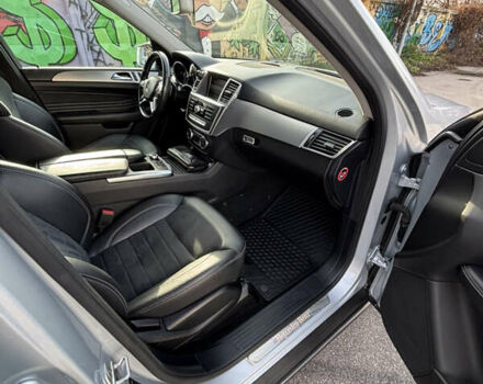 Серый Мерседес М-Класс, объемом двигателя 2.99 л и пробегом 186 тыс. км за 25000 $, фото 8 на Automoto.ua