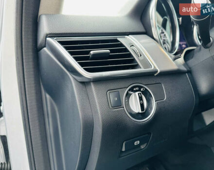 Серый Мерседес М-Класс, объемом двигателя 2.2 л и пробегом 102 тыс. км за 26500 $, фото 13 на Automoto.ua