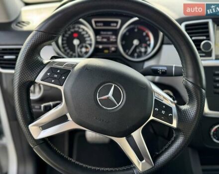 Мерседес М-Класс 2013 в Львове на Automoto.ua Серый Мерседес М-Класс, объемом двигателя 2.99 л и пробегом 188 тыс. км за 23000 $, фото 11 на Automoto.ua
