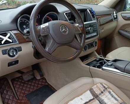 Серый Мерседес М-Класс, объемом двигателя 2.99 л и пробегом 195 тыс. км за 20950 $, фото 3 на Automoto.ua