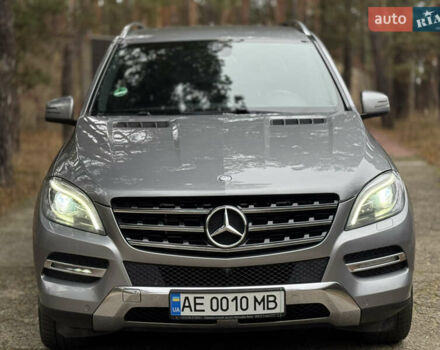 Серый Мерседес М-Класс, объемом двигателя 2.99 л и пробегом 197 тыс. км за 18500 $, фото 1 на Automoto.ua